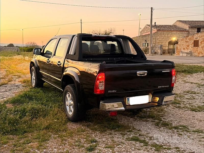 Usata Isuzu D-Max 163 CV (119 kW) 2007 Nero SUV