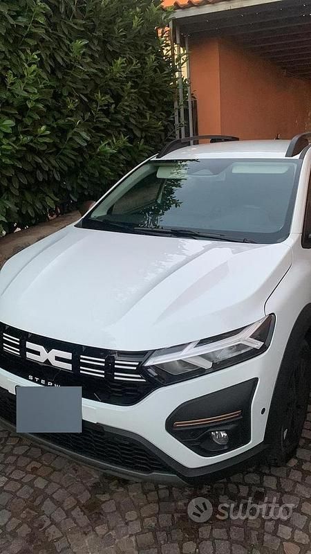 Usata Dacia Sandero Stepway 91 CV (66 kW) 2024 Bianco Utilitaria