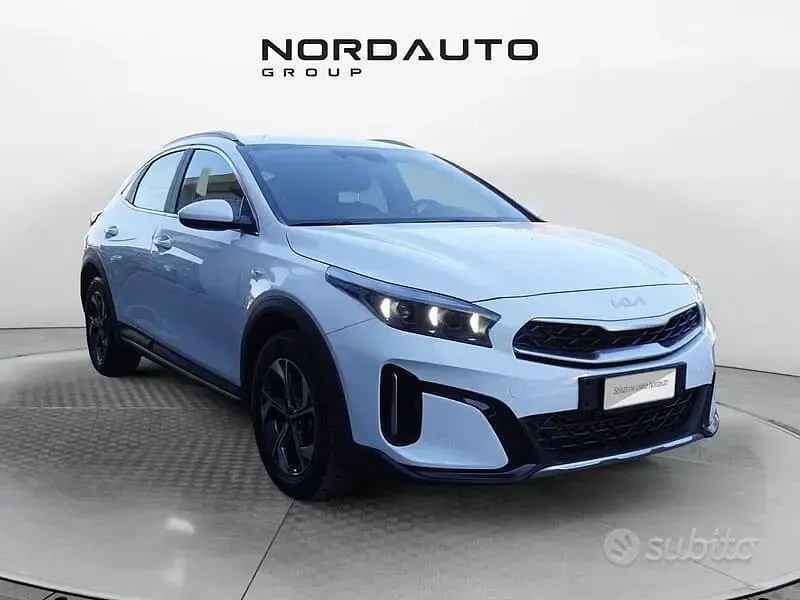 Usado Kia XCeed Urban 136 CV (100 kW) 2025 Blanco SUV