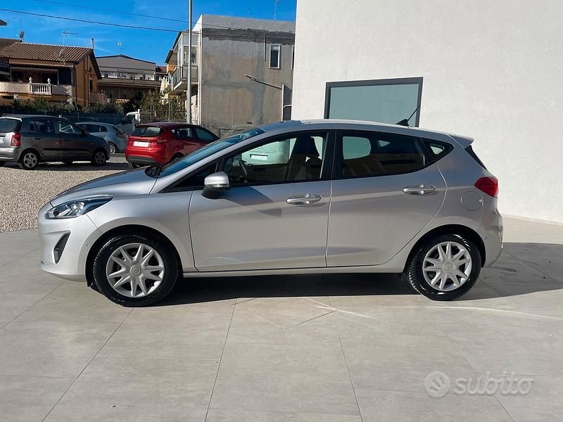 Usata Ford Fiesta Active 95 CV (69 kW) 2020 Argento Utilitaria