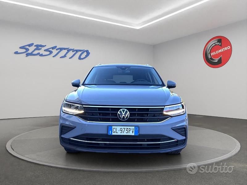 Usata VW Tiguan Life 150 CV (110 kW) 2022 Grigio chiaro SUV