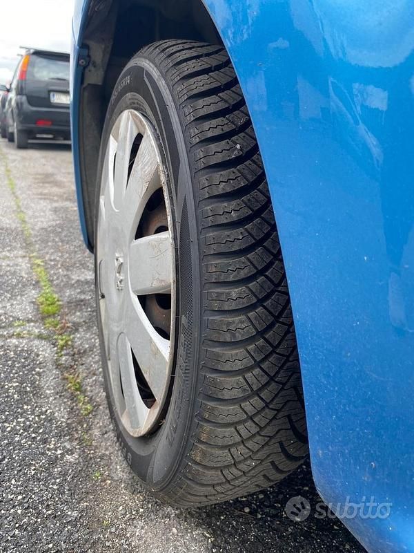 Usata Peugeot 107 68 CV (50 kW) 2006 Blu Utilitaria