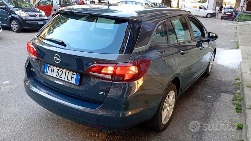 Usata Opel Astra 110 CV (80 kW) 2017 Grigio Station wagon