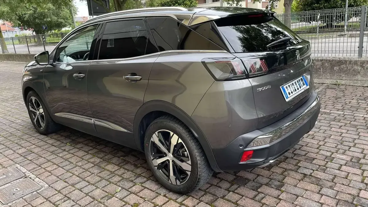 Usata Peugeot 3008 GT 131 CV (96 kW) 2021 Grigio SUV