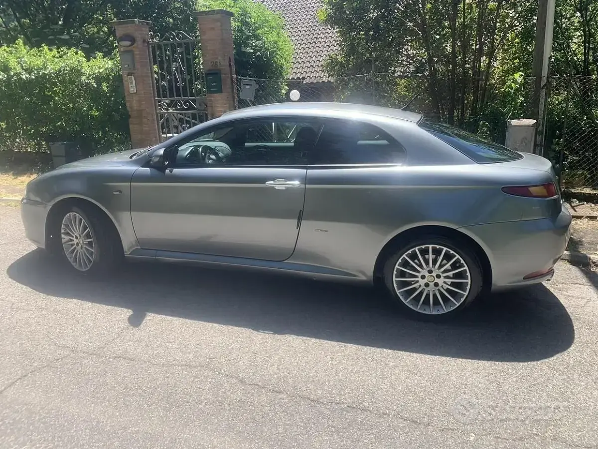 Usata Alfa Romeo GT 140 CV (102 kW) 2006 Grigio Coupé