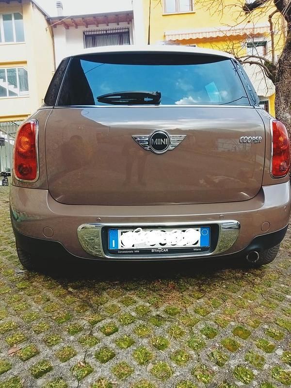 Usata Mini Countryman 122 CV (89 kW) 2011 Marrone SUV