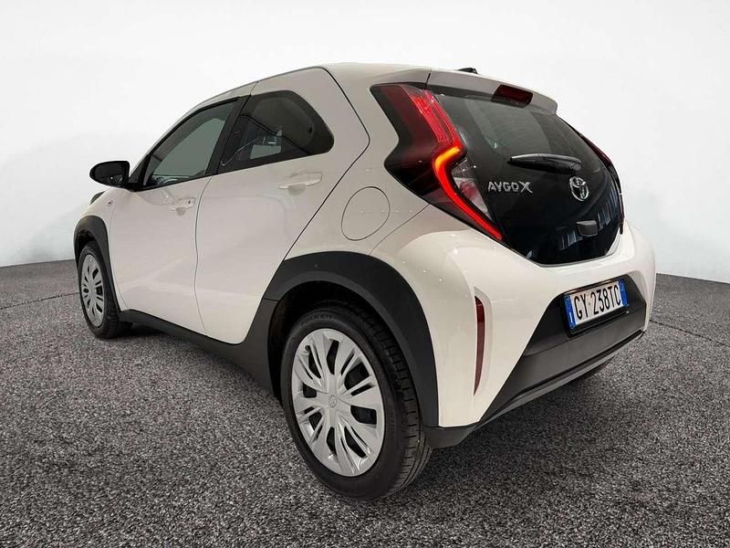 Usata Toyota Aygo X Active 72 CV (52 kW) 2025 Bianco SUV
