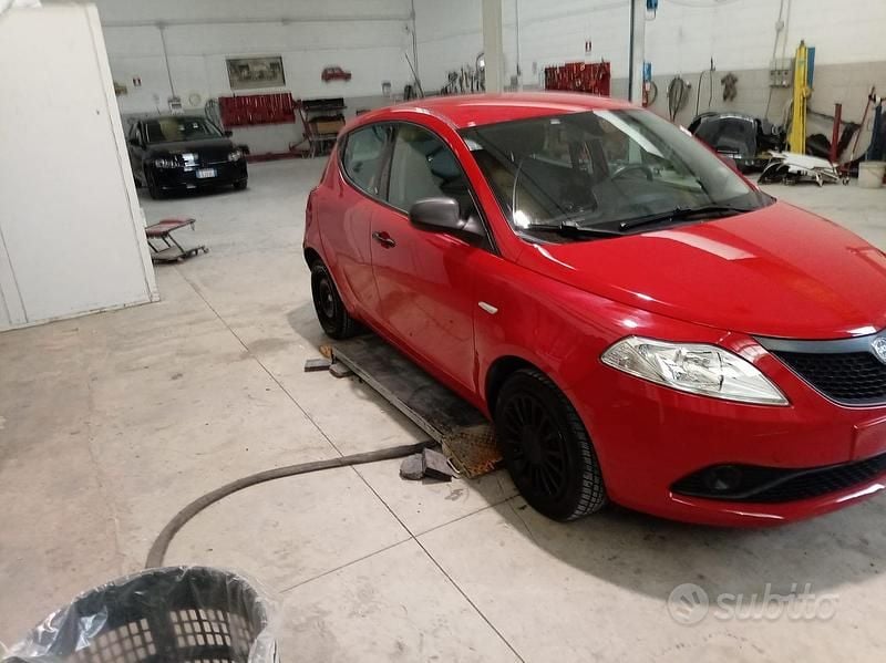 Usata Lancia Ypsilon 80 CV (58 kW) 2018 Utilitaria