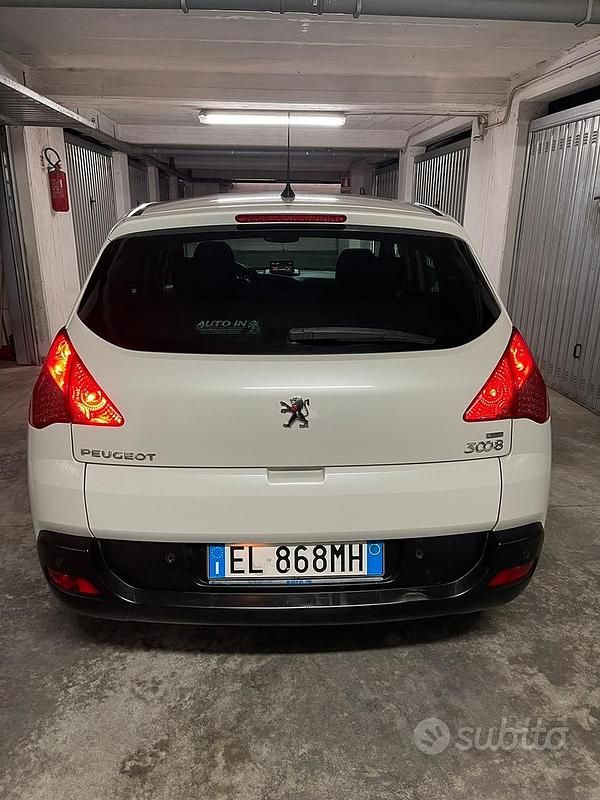 Usata Peugeot 3008 115 CV (84 kW) 2012 Bianco Station wagon