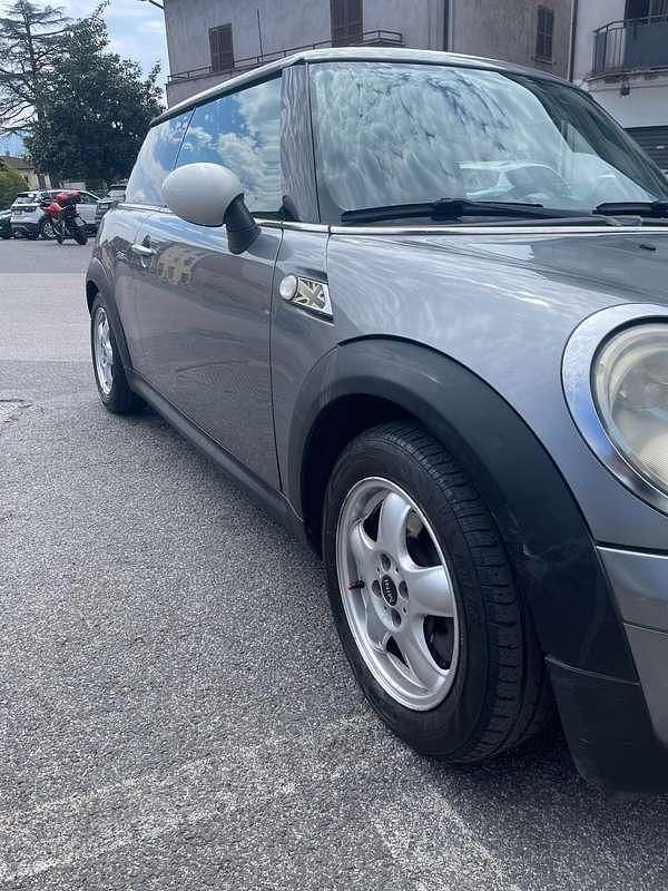Usata Mini ONE 75 CV (55 kW) 2009 Grigio Utilitaria