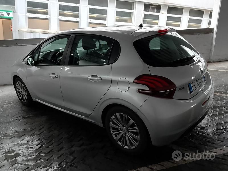 Usata Peugeot 208 2016 Grigio Utilitaria