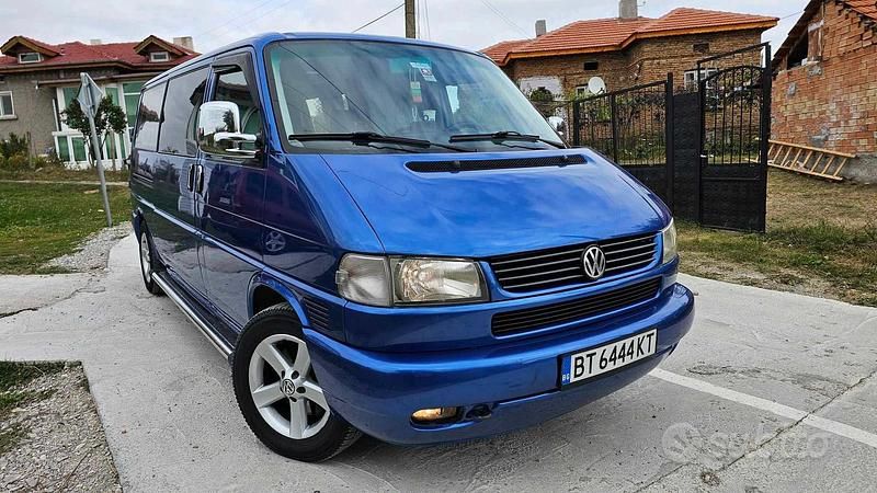 Usata VW Caravelle 151 CV (111 kW) 2002 Blu Monovolume