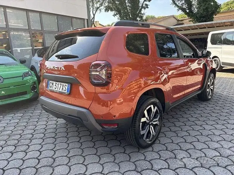 Usata Dacia Duster Journey 116 CV (85 kW) 2023 Arancione SUV