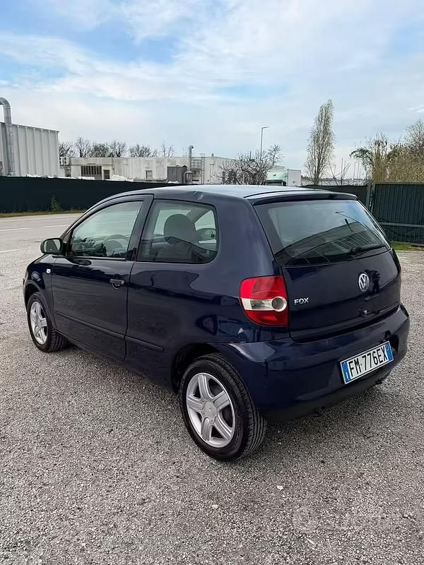 Usata VW Fox 54 CV (39 kW) 2007 Blu Utilitaria