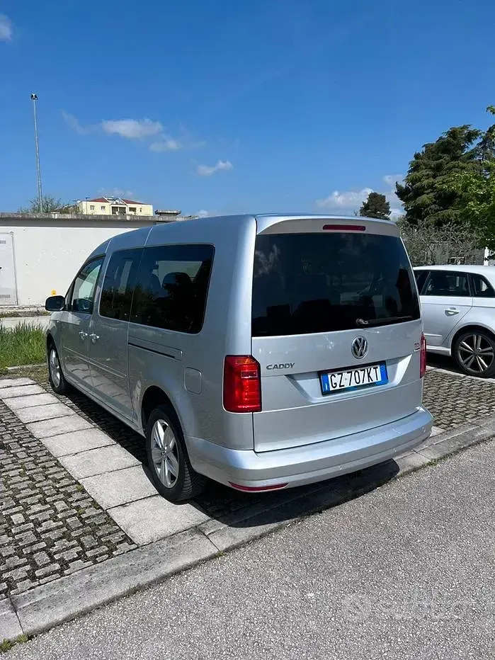 Usata VW Caddy 150 CV (110 kW) 2025 Grigio Monovolume