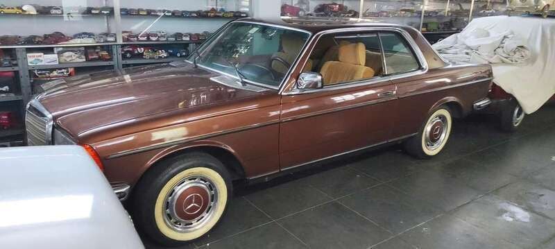 Usata Mercedes E280 156 CV (114 kW) 1979 Marrone Berlina