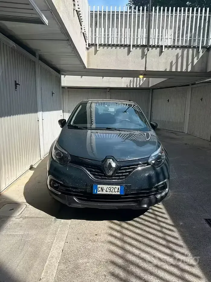 Usata Renault Captur Zen 90 CV (66 kW) 2019 Blu SUV