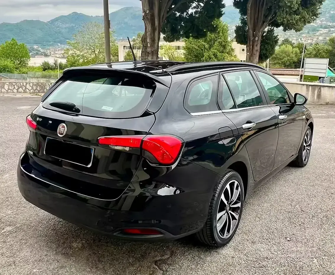 Usata Fiat Tipo Lounge 120 CV (88 kW) 2018 Blu Station wagon