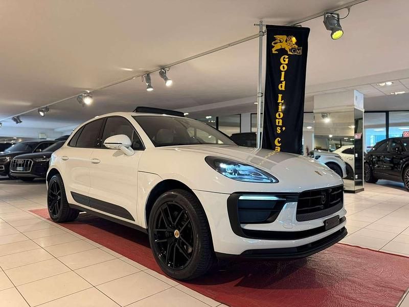 Bianco Usata 2022 Porsche Macan SUV | 60.800 € (Buon prezzo) - Immagine 1/4