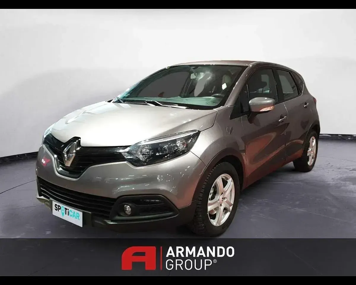 Käytetty Renault Captur 90 HP (66 kW) 2014 Katumaasturi