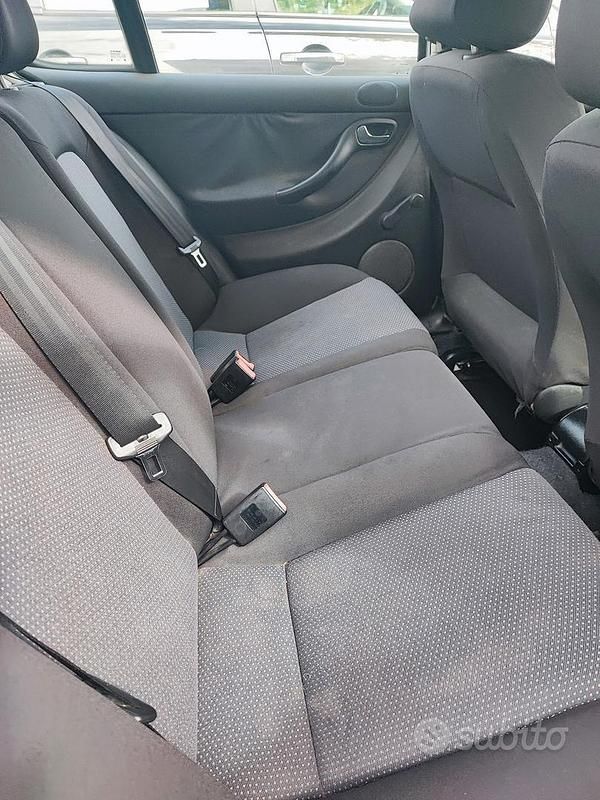 Usata Seat Leon 2005 Utilitaria
