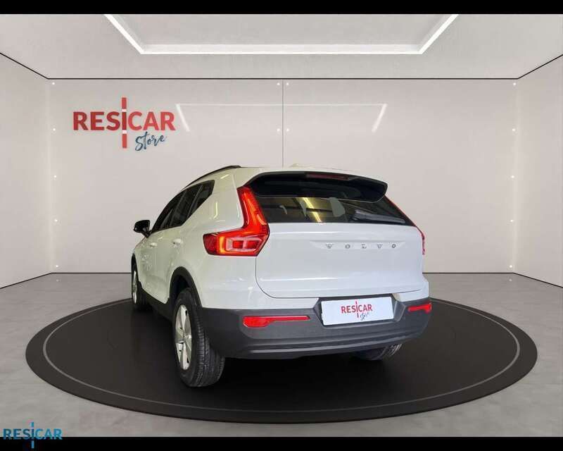 Usata Volvo XC40 Momentum 129 CV (94 kW) 2021 Bianco SUV