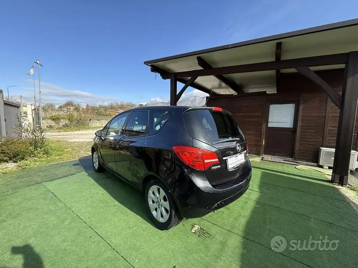 Usata Opel Meriva 95 CV (69 kW) 2013 Nero Monovolume
