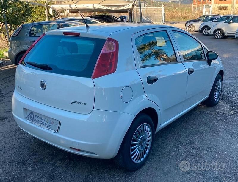 Usata Fiat Grande Punto S 75 CV (55 kW) 2011 Bianco Utilitaria