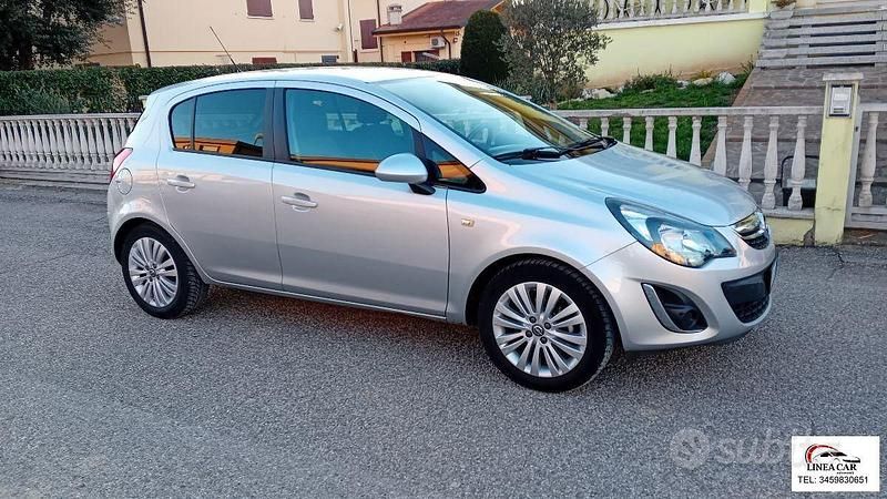 Usata Opel Corsa 86 CV (63 kW) 2014 Argento Utilitaria
