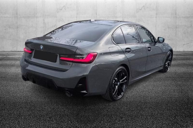 Usata BMW 330 M Sport 245 CV (180 kW) 2024 Grigio metallizzato Berlina