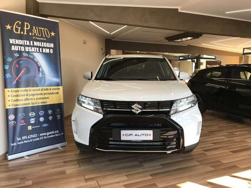 Usata Suzuki Vitara Cool 129 CV (94 kW) 2024 Bianco SUV