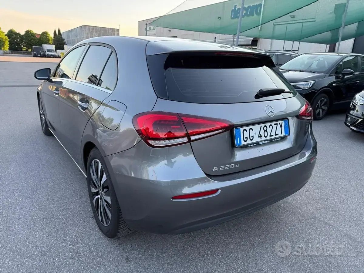 Usata Mercedes A220 190 CV (139 kW) 2021 Grigio Berlina