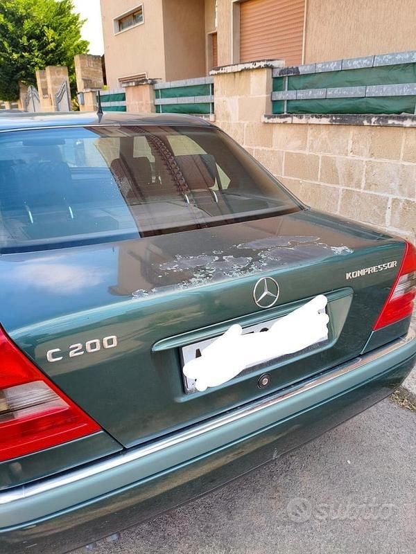 Usata Mercedes C200 Elegance 136 CV (100 kW) 1995 Verde Berlina