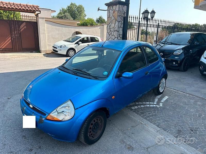 Blu Usata 2004 Ford Ka Collection Tre volumi | 1500 € (Buon prezzo) - Immagine 1/4
