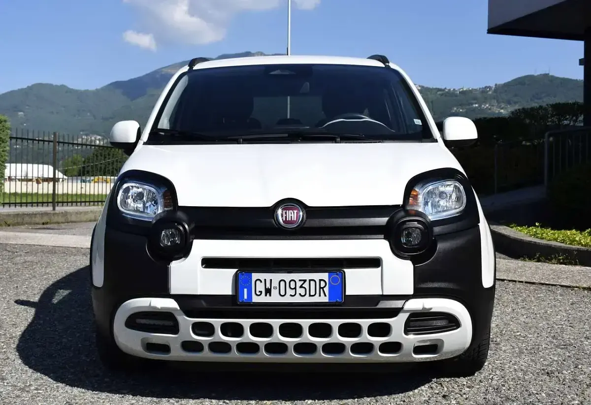 Usata Fiat Panda Cross Cross 69 CV (50 kW) 2024 Bianco Utilitaria