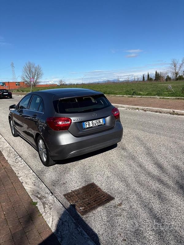 Usata Mercedes A180 2015 Grigio Berlina