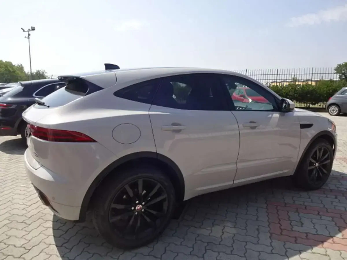 Usata Jaguar E-Pace R-Dynamic 179 CV (131 kW) 2021 Grigio SUV