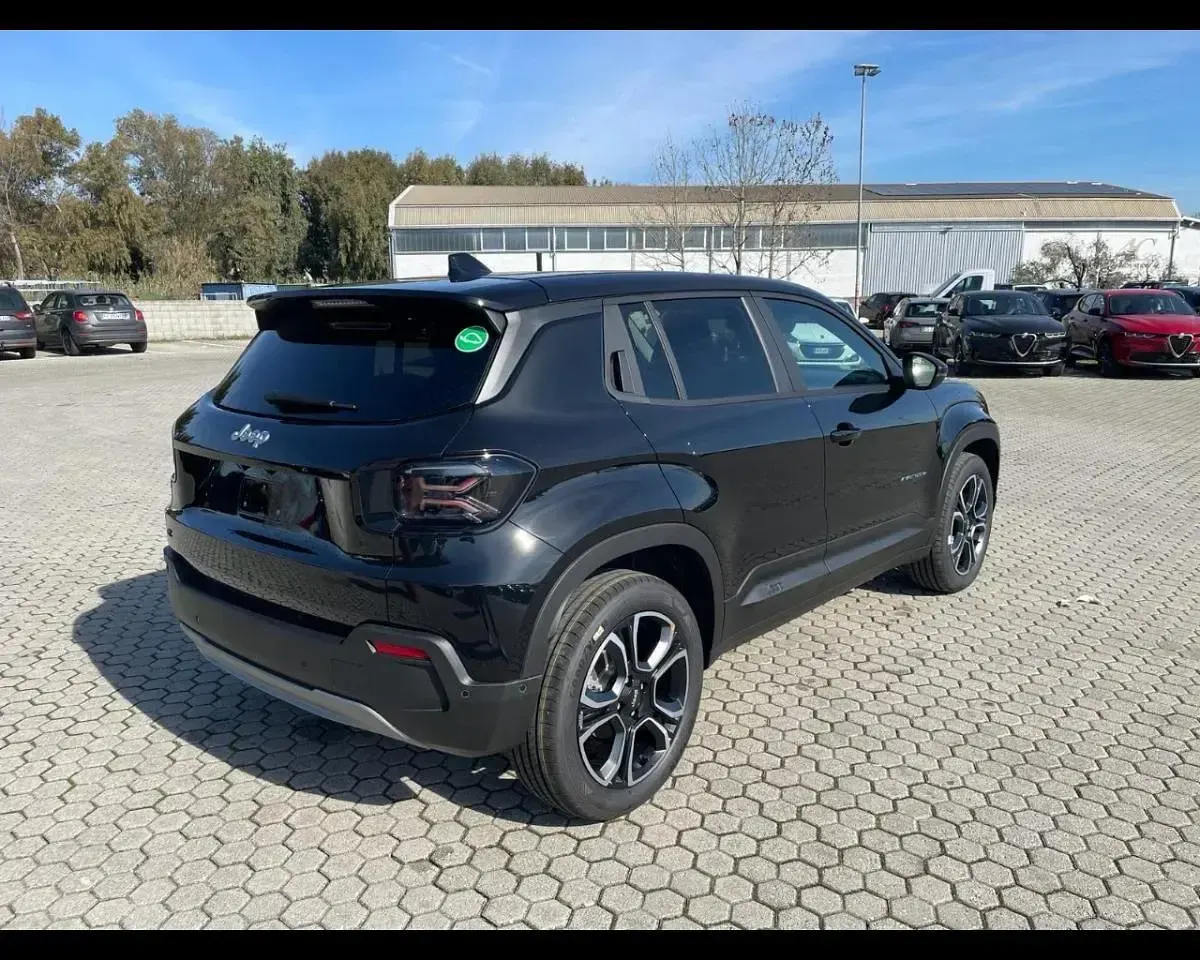 Usata Jeep Avenger Summit 114 kW (156 CV) 2024 Nero SUV