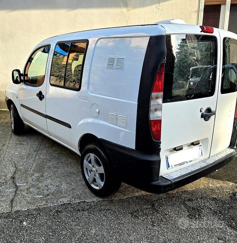 Usata Fiat Doblò 63 CV (46 kW) 2004 Monovolume