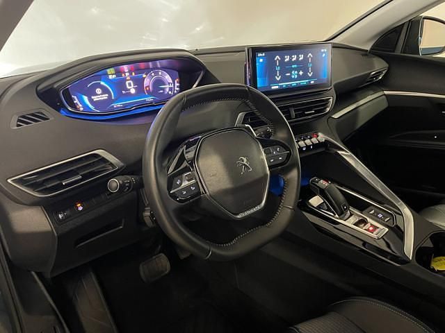 Usata Peugeot 3008 Allure 131 CV (96 kW) 2022 Blu / metallizzato SUV