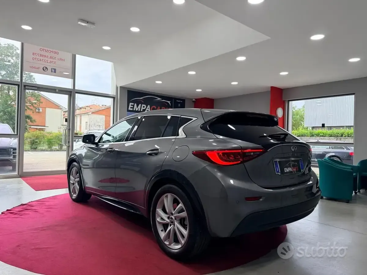 Usata Infiniti Q30 Premium 109 CV (80 kW) 2018 Grigio Berlina