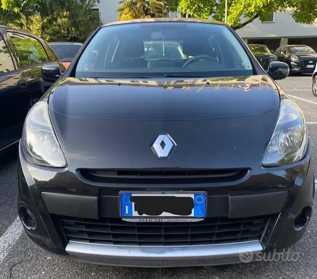 Usata Renault Clio II 75 CV (55 kW) 2010 Nero Berlina