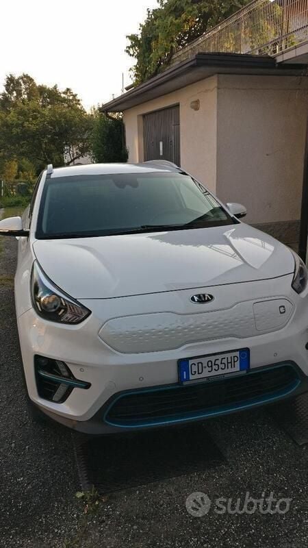 Usata Kia e-Niro Style 28 kW (39 CV) 2021 Bianco SUV