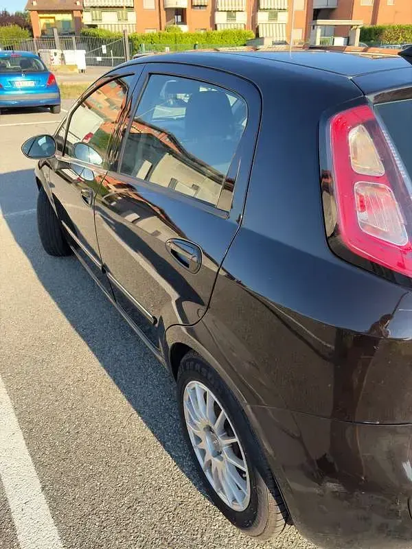 Usata Fiat Punto Evo Dynamic 69 CV (50 kW) 2010 Nero Utilitaria