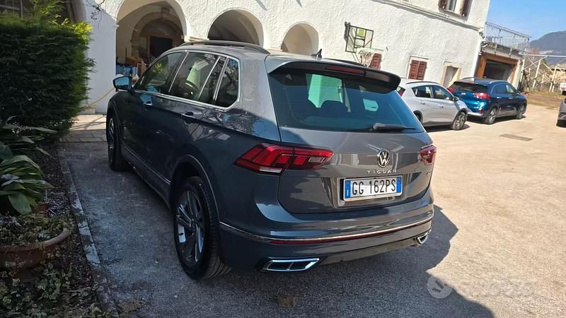 Usata VW Tiguan R-line 150 CV (110 kW) 2021 Grigio SUV