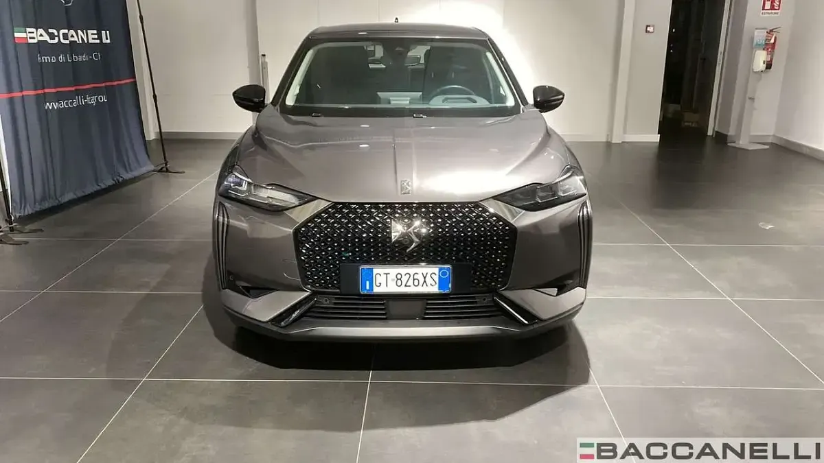 Usata DS Automobiles DS3 Crossback Opera 131 CV (96 kW) 2024 Grigio SUV