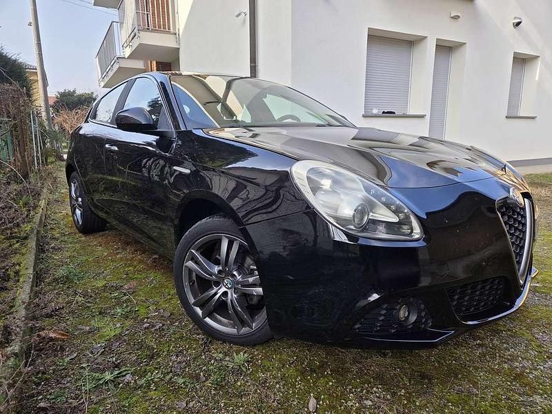 Usata Alfa Romeo Giulietta Distinctive 105 CV (77 kW) 2014 Nero Utilitaria
