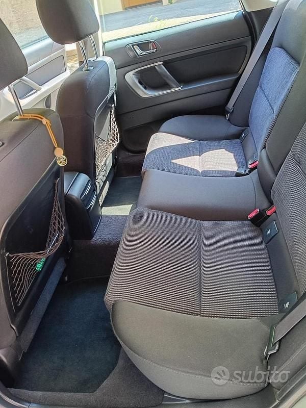 Usata Subaru Outback 165 CV (121 kW) 2005 Marrone Station wagon