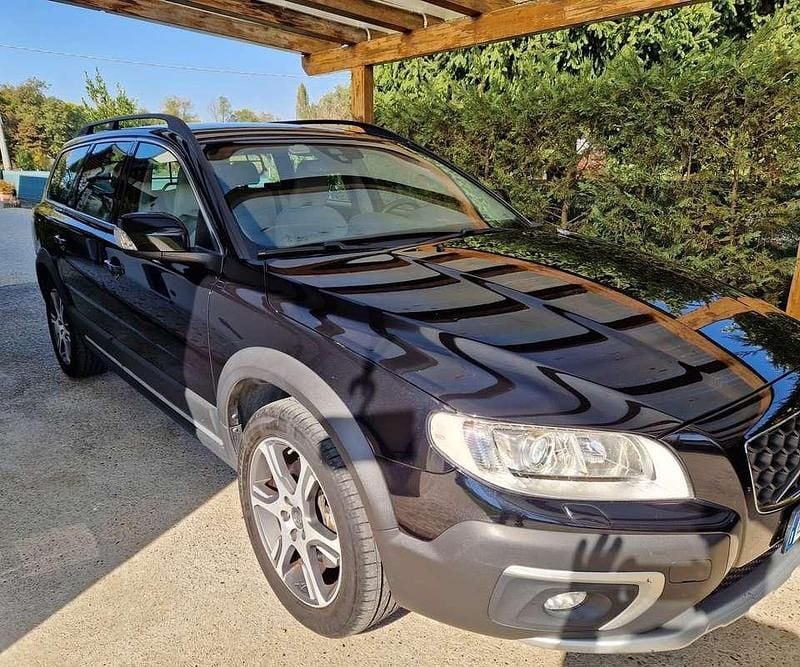 Usata 2014 Volvo XC70 Summum Station wagon | 12.800 € (Cara) - Immagine 1/4