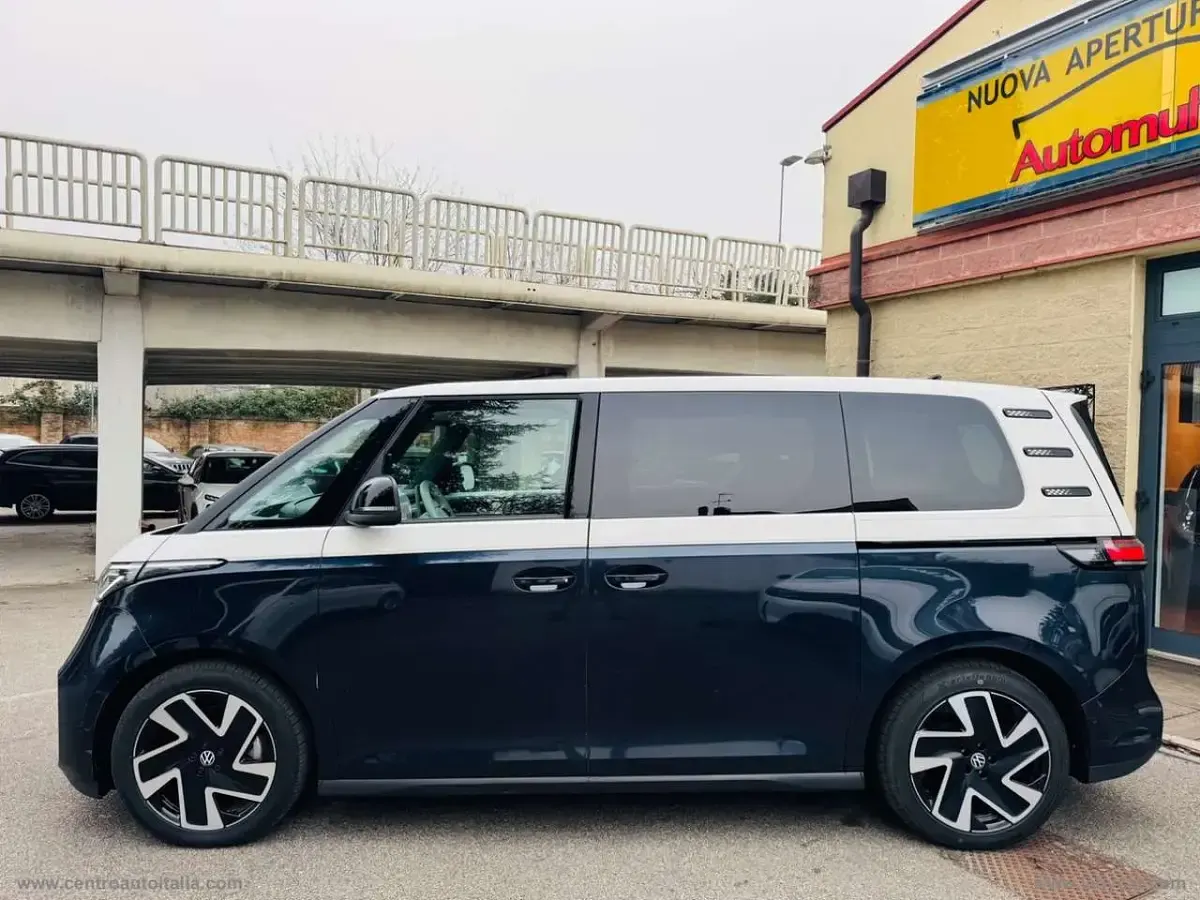 Usata VW ID. Buzz Pro 150 kW (204 CV) 2024 Blu/azzurro Monovolume